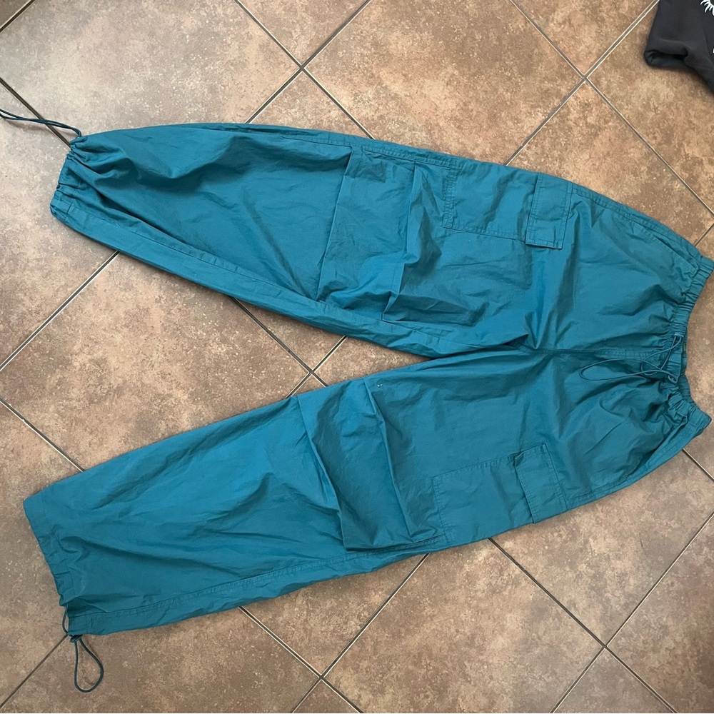 wild fable Teal Cargo/parachute Pants w/ forever 21 cropped graphic t - Picture 6 of 8